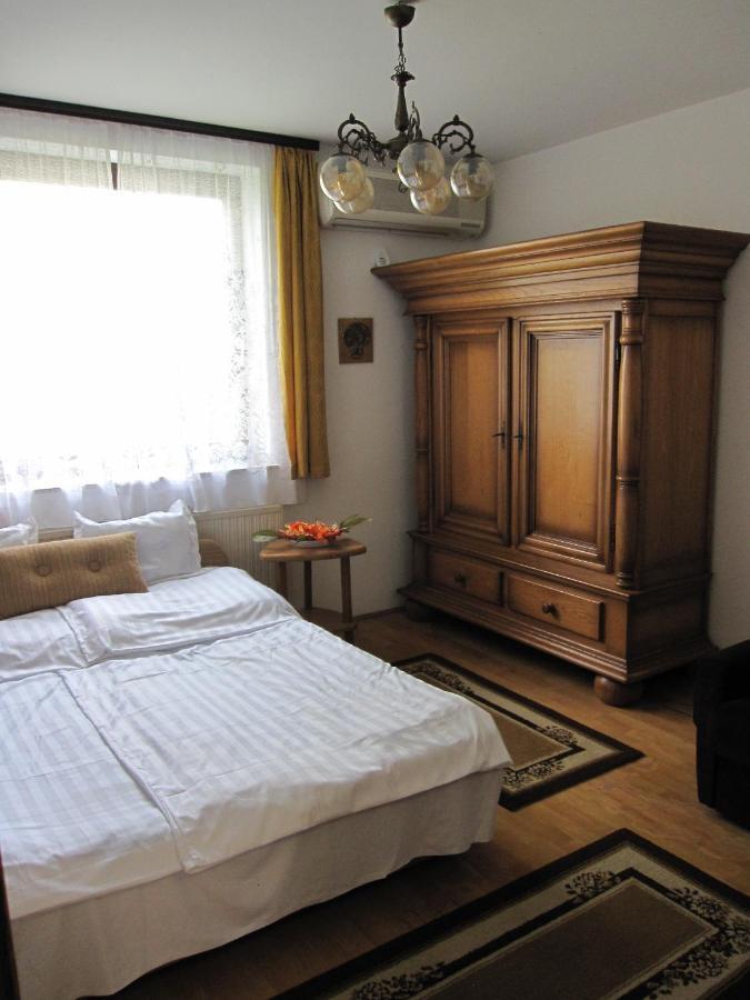 Zrinyi Haz Apartment ซานโตด ห้อง รูปภาพ
